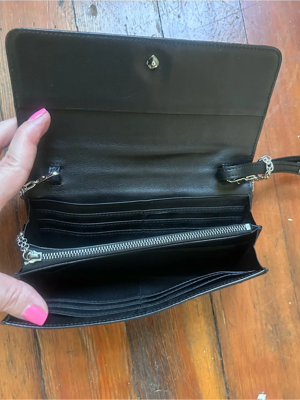 Anteprima sleek black